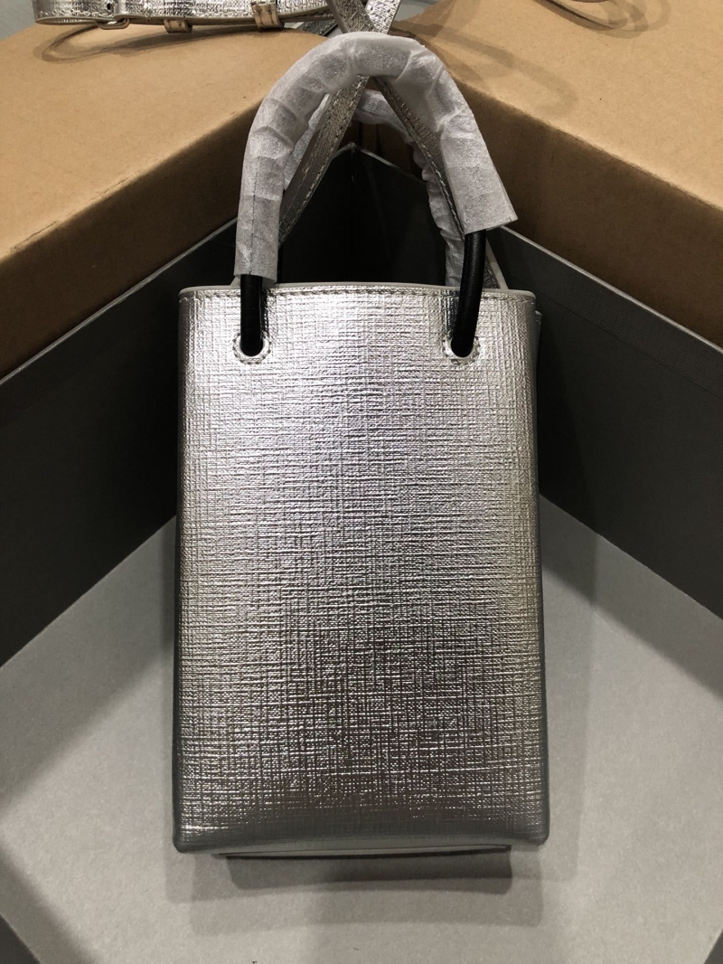 Ba1en*iaga shopping bags